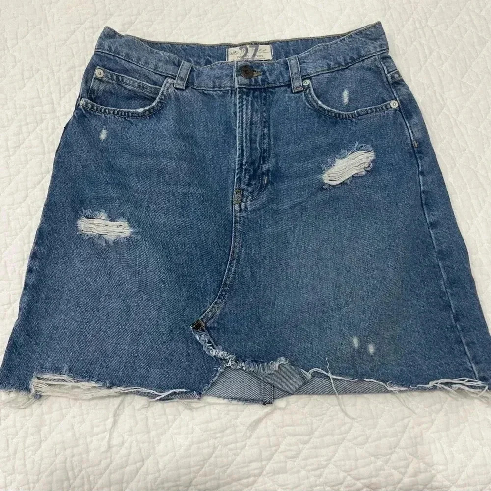 WE THE FREE DENIM FRAY HEM TRENDY DISTRESSED MINI SKIRT size 27